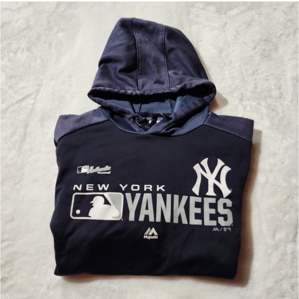 Mens New York Yankees Hooded Sweatshirt - Picture 2 of 8